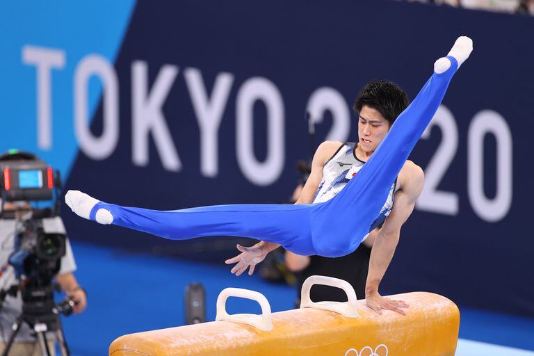 19歳橋本大輝、個人総合金メダル!最終演技者の鉄棒で逆転 ...