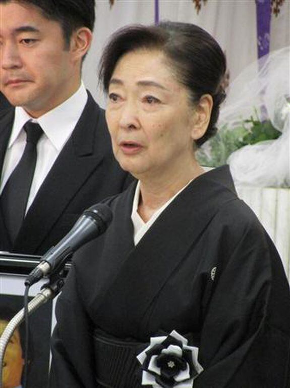 三條正人さん告別式 妻 香山美子が涙 無念の旅立ちでした サンスポ 三條正人さん告別式 妻 香山美子が涙 無念の旅立ちでした サンスポ